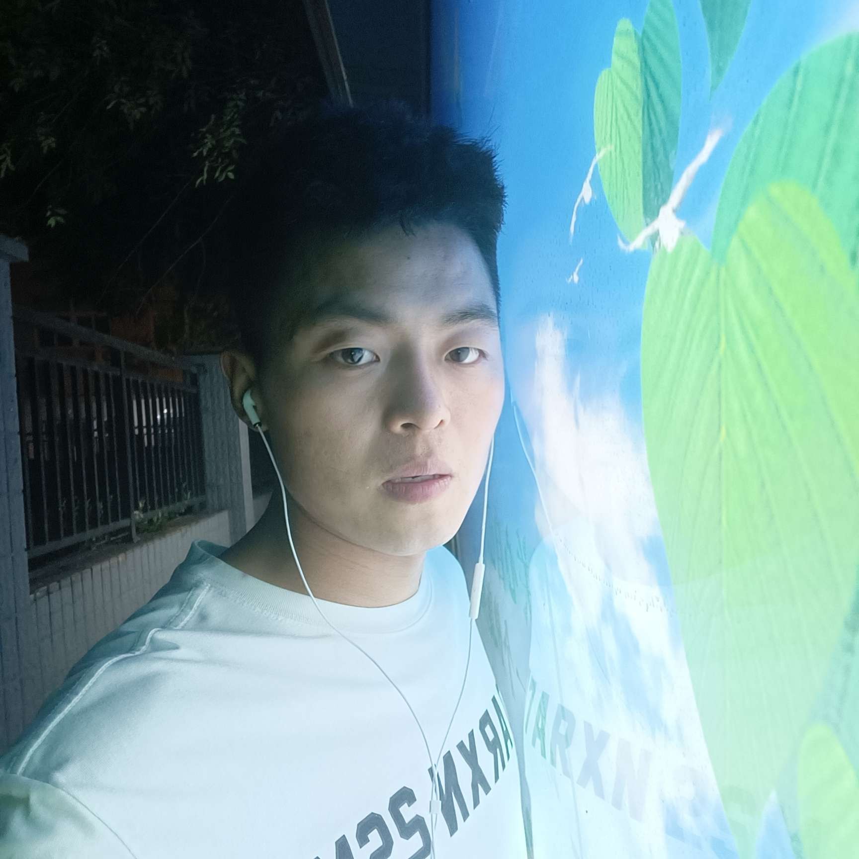 蒋励一下自己。的照片