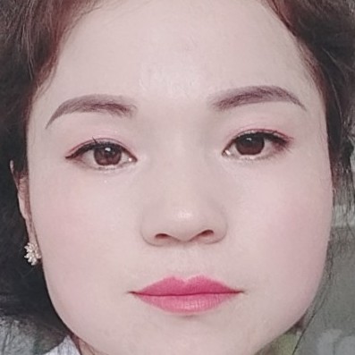 辛勤漫步天空的照片