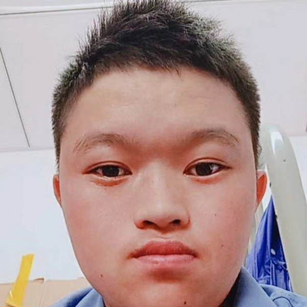 夜中空最闪的星的照片