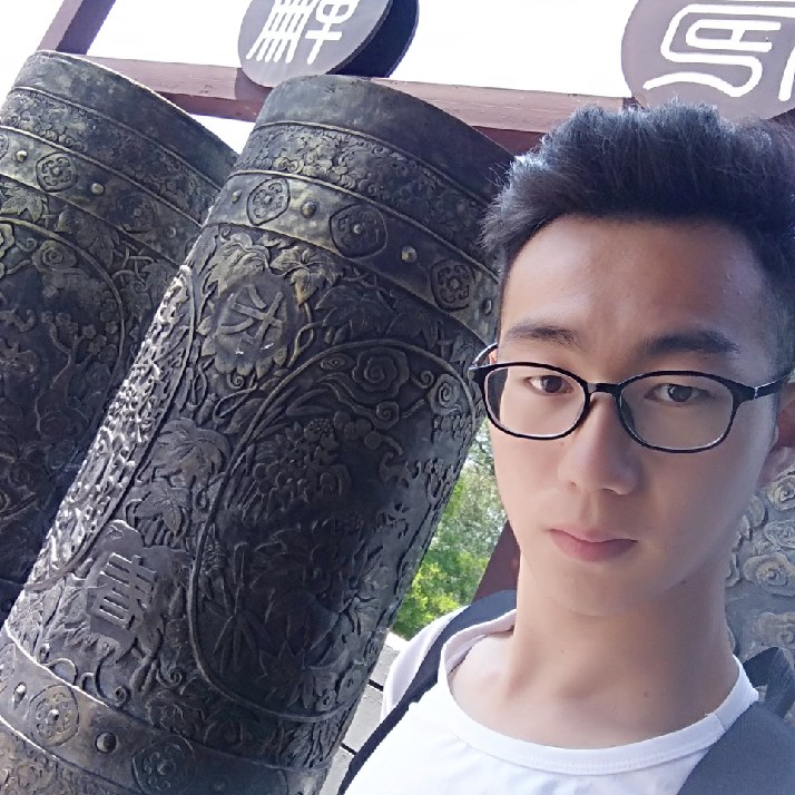 任性扯黑裤的照片