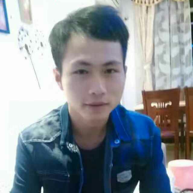 冷眸辛勤的照片