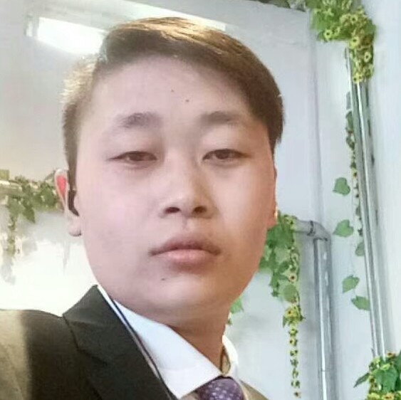 芹菜回眸羞涩的照片