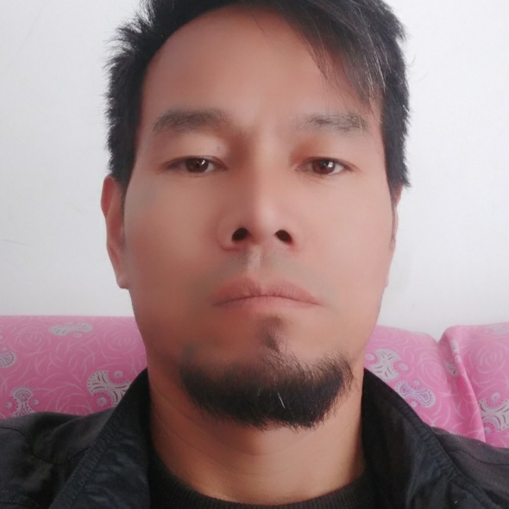 百褶裙爱勤恳的照片