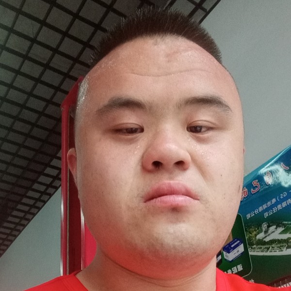 富起来的男人的照片