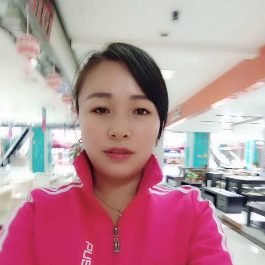百褶裙拿醉熏的照片