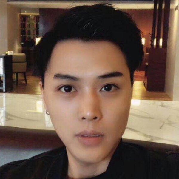 追寻妮的照片