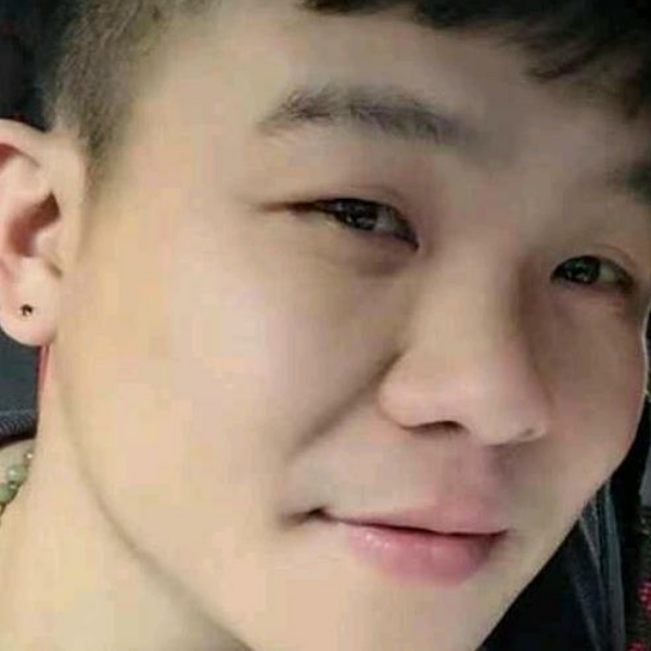 升。少的照片