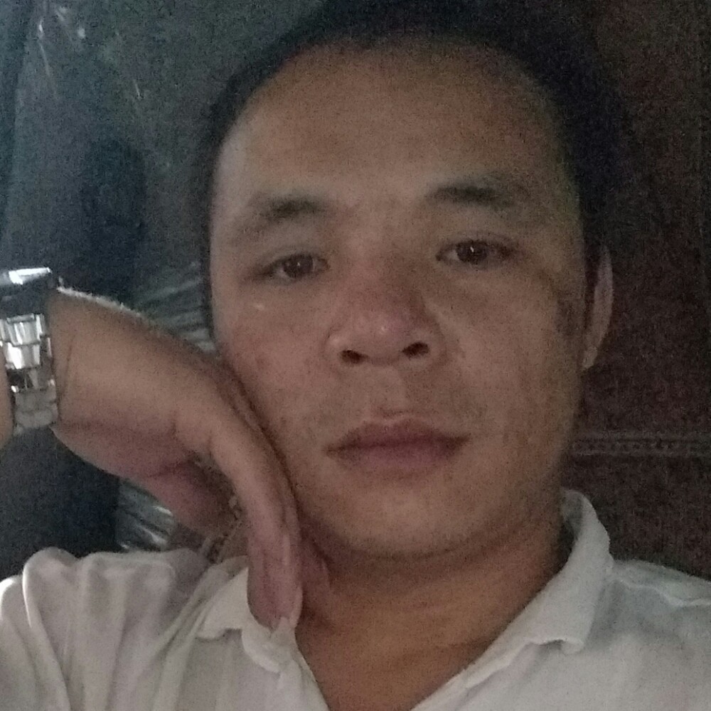 微笑掩饰所有心酸的照片