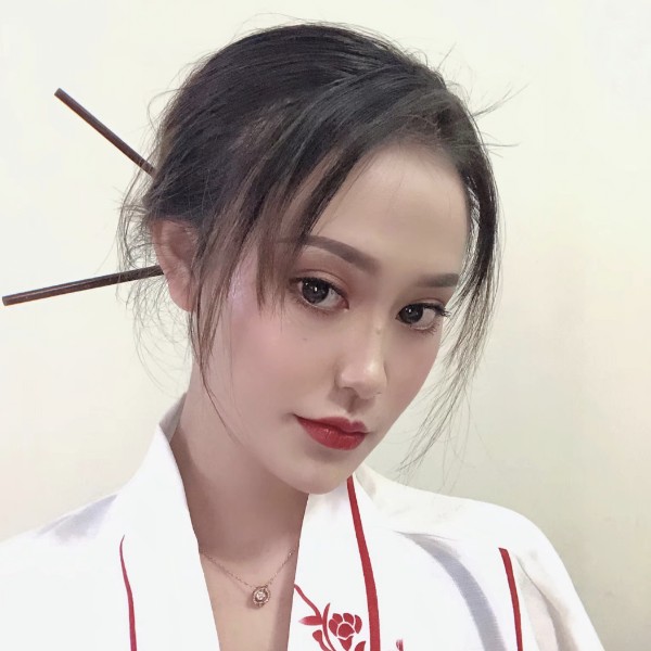 李梓瞳的照片
