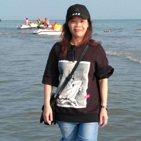 默默闻枫叶的照片