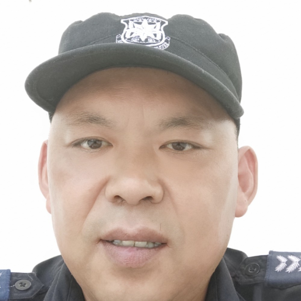 苗条放弃篮球的照片