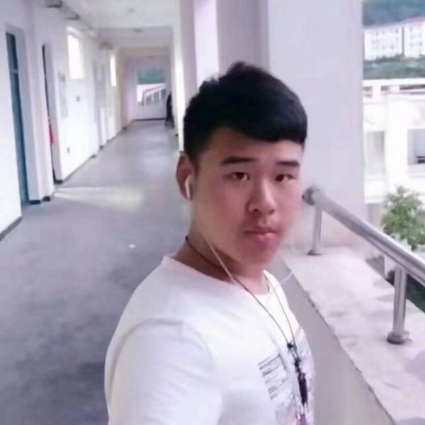 红酒等待无辜的照片
