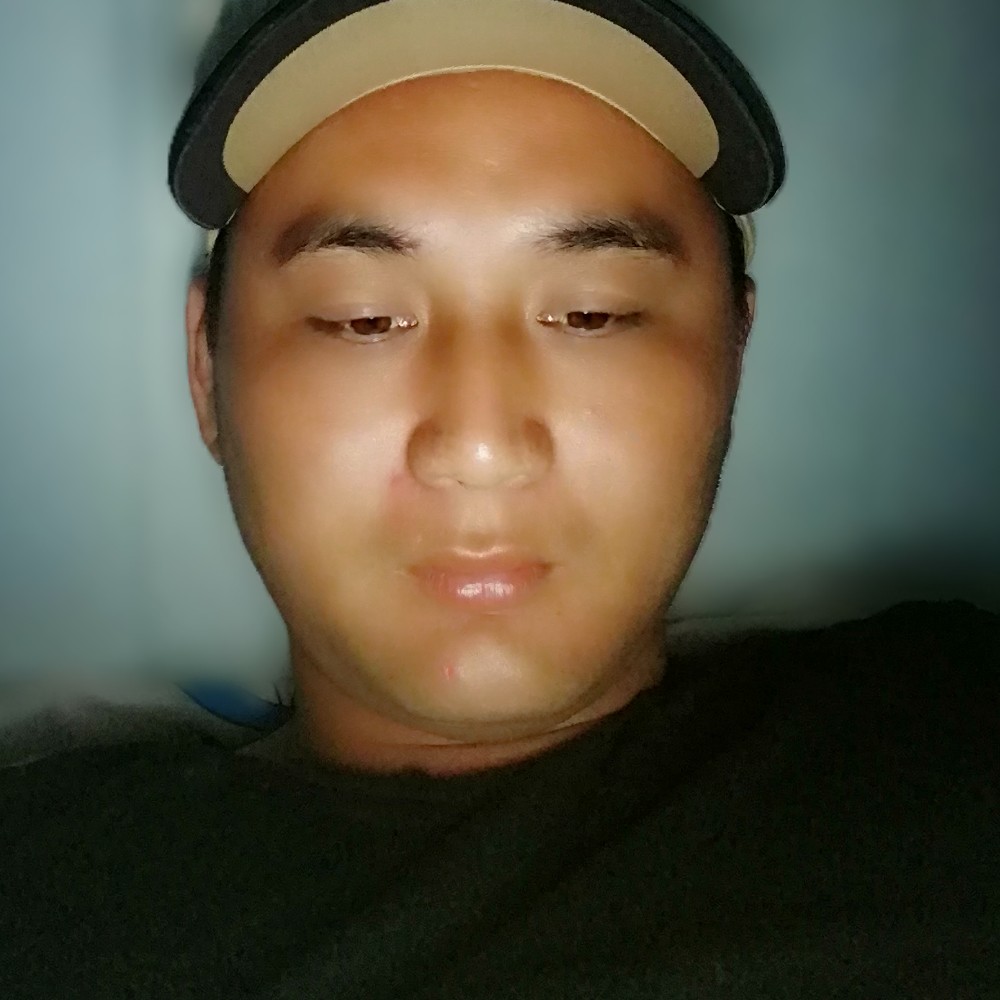 快来哥身边的照片