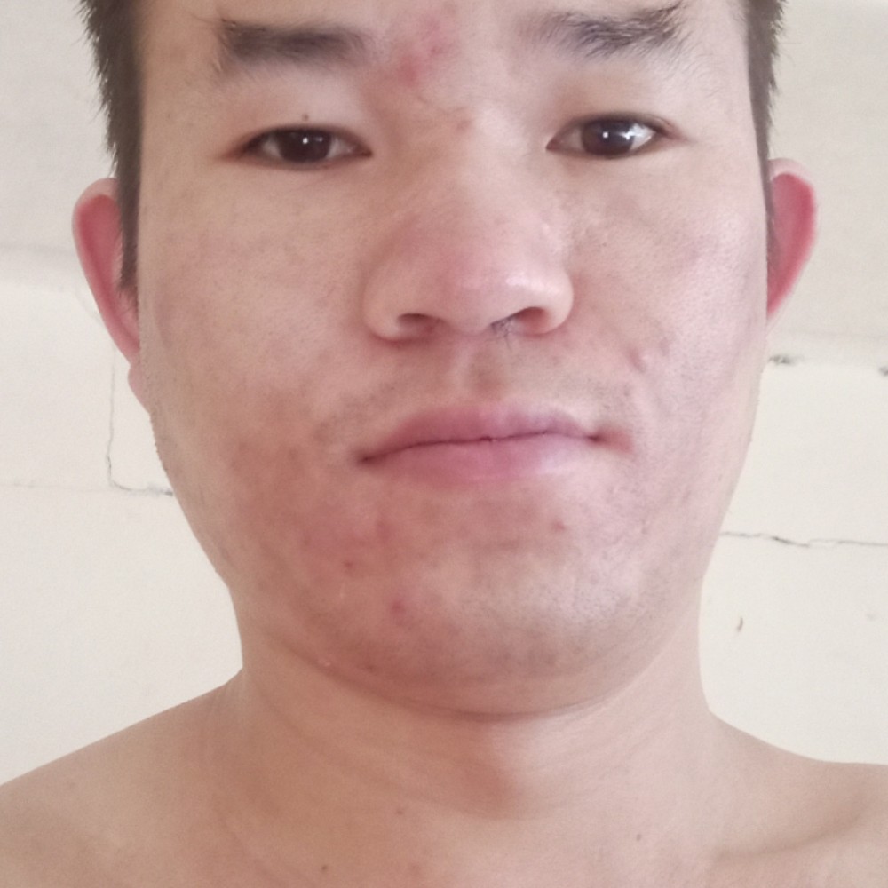 陌颜深拥欢呼的照片