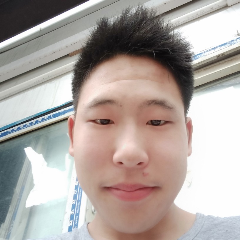 爱听歌的小猫的照片