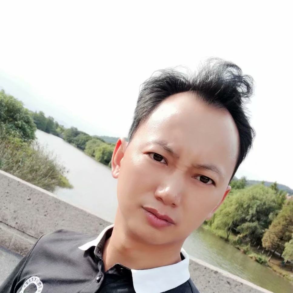 高挑向凉城的照片