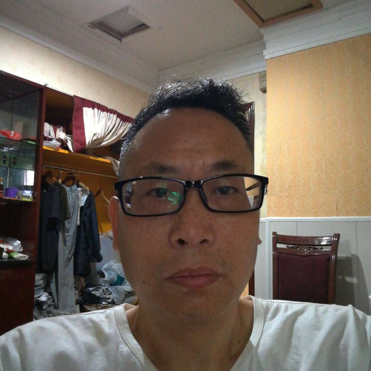 韶华浅吻苹果的照片