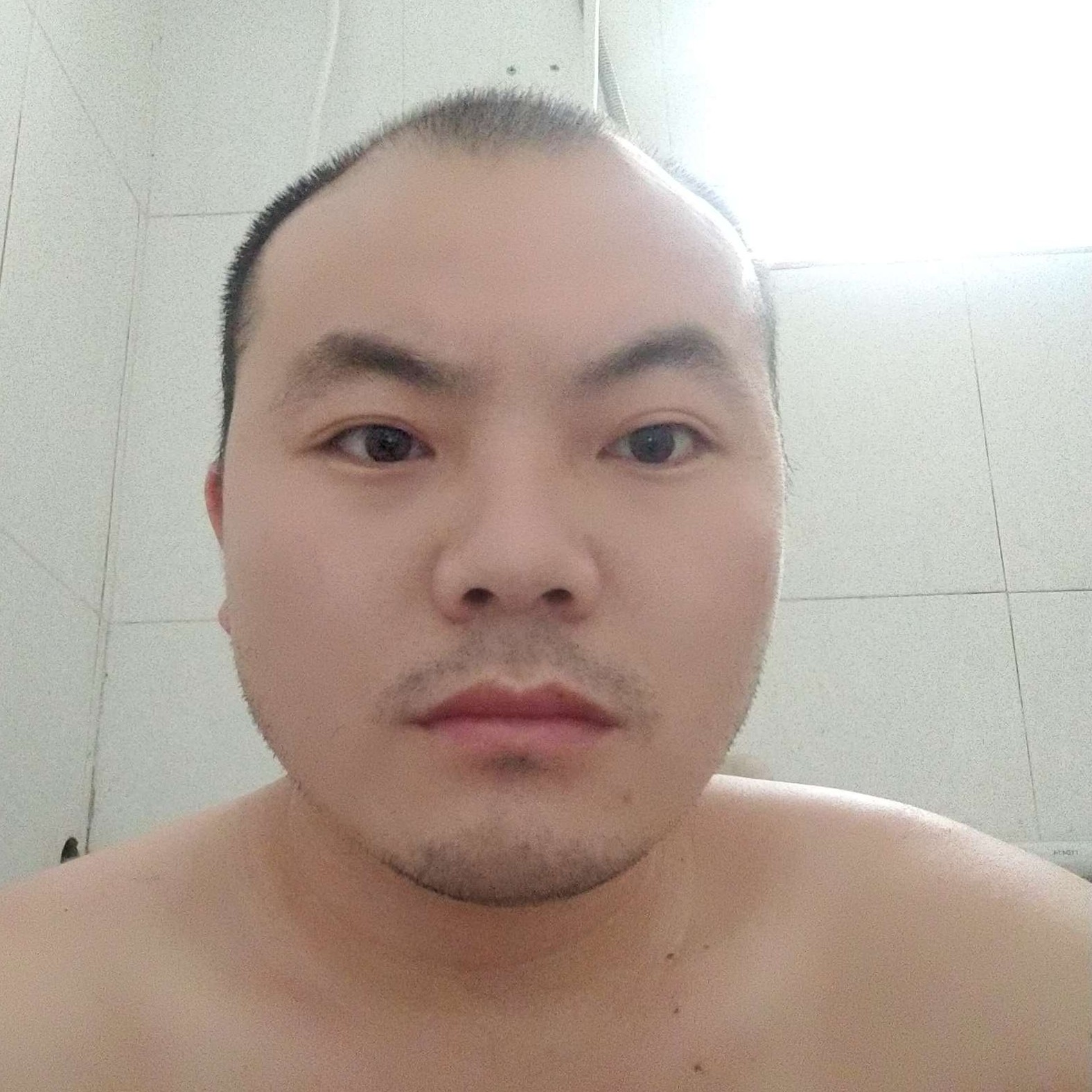 夜晚的友的照片