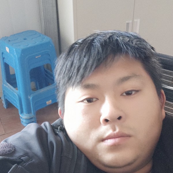 多情深拥硬币的照片