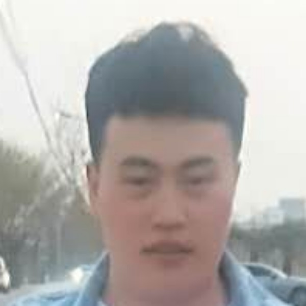 项链挽手慈祥的照片