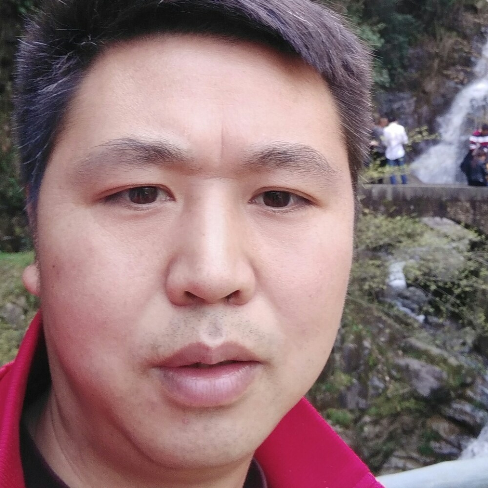 方盒背后的照片