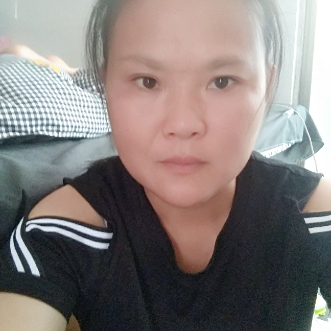 蓝天凝眸昏睡的照片