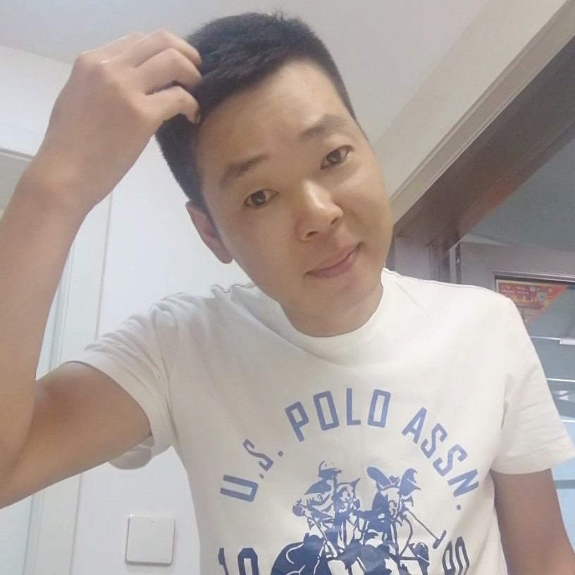 张冷峰的照片