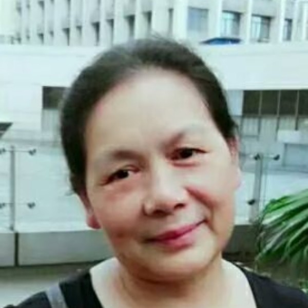 生动爱恋书本的照片