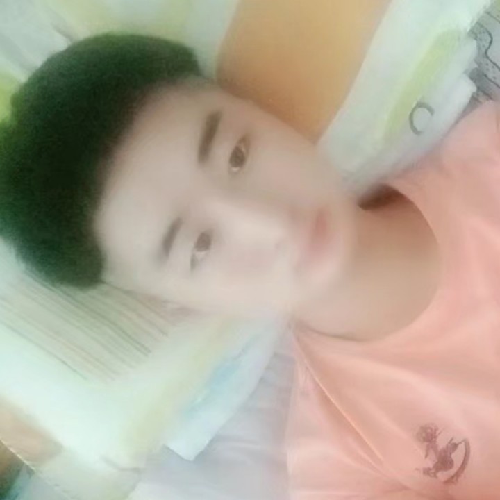 帽子蹁跹害羞的照片