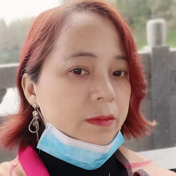 不安拿秋月的照片