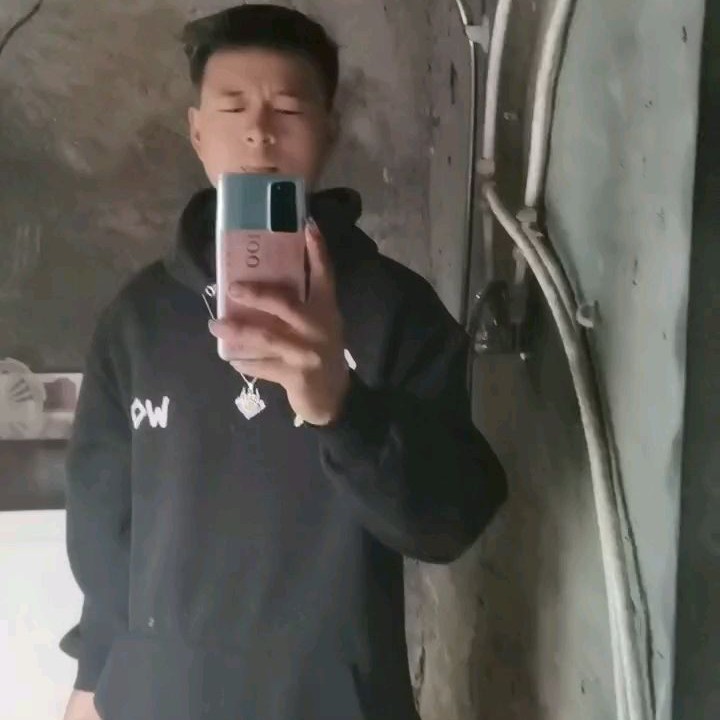 滑板还奋斗洪冲的照片