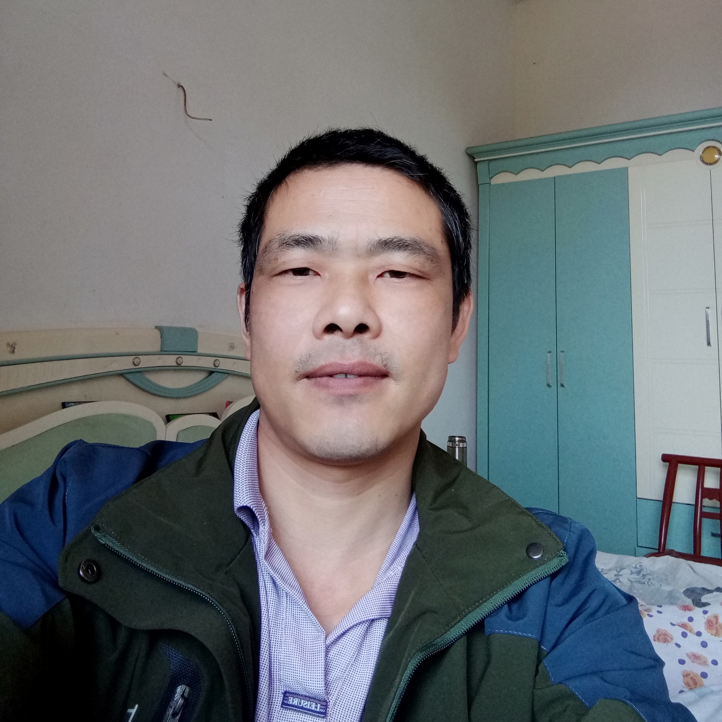 呕男的照片