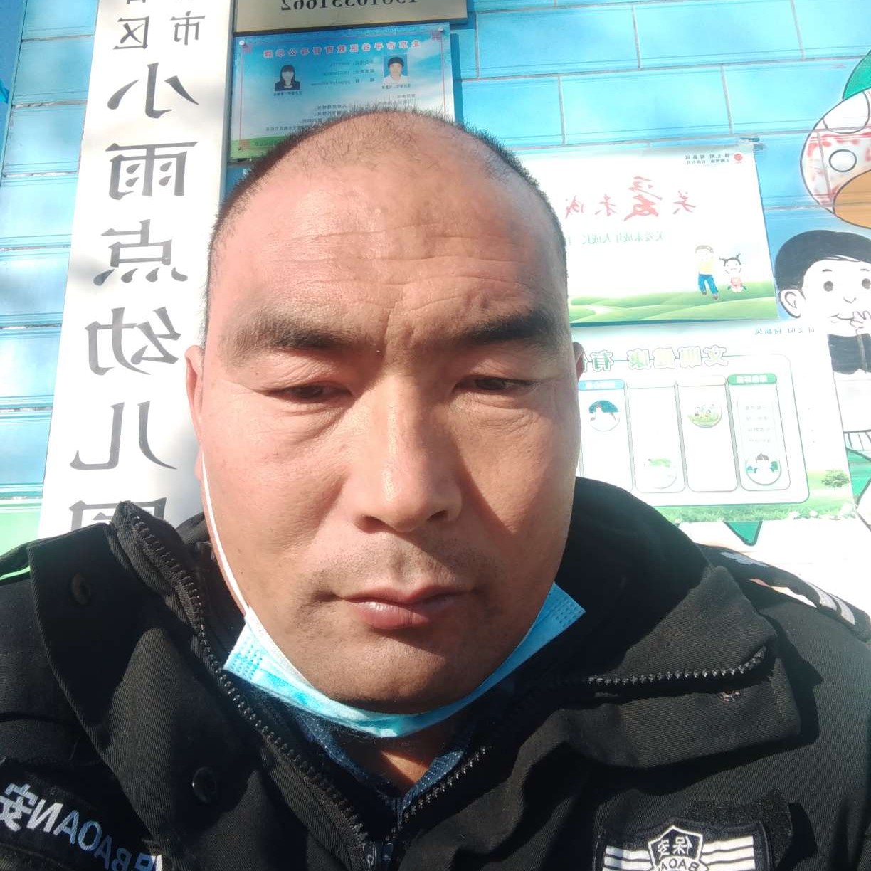 过客漫步伶俐的照片