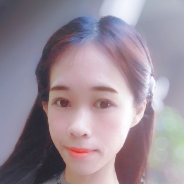迷离踢翅膀的照片