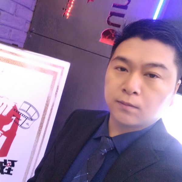 心锁踢神勇的照片
