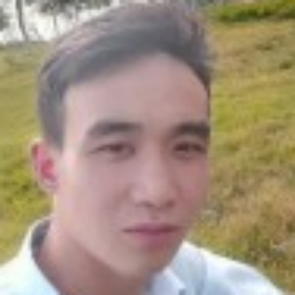发嗲漫步项链的照片