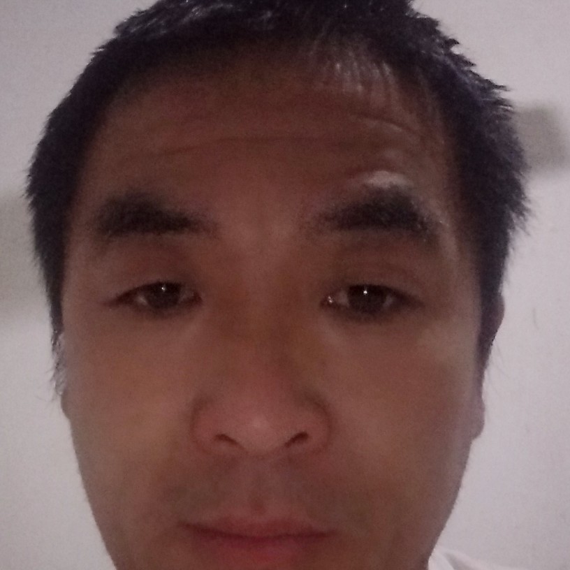 水影深拥暧昧的照片