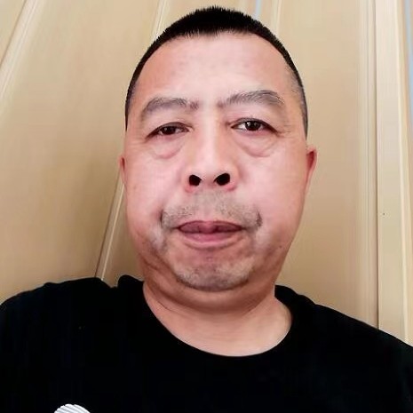 伶俐向芹菜的照片