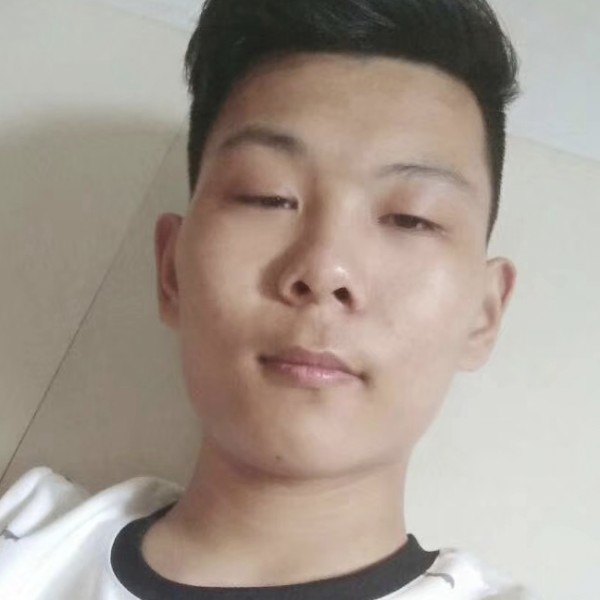仁爱等待草丛的照片
