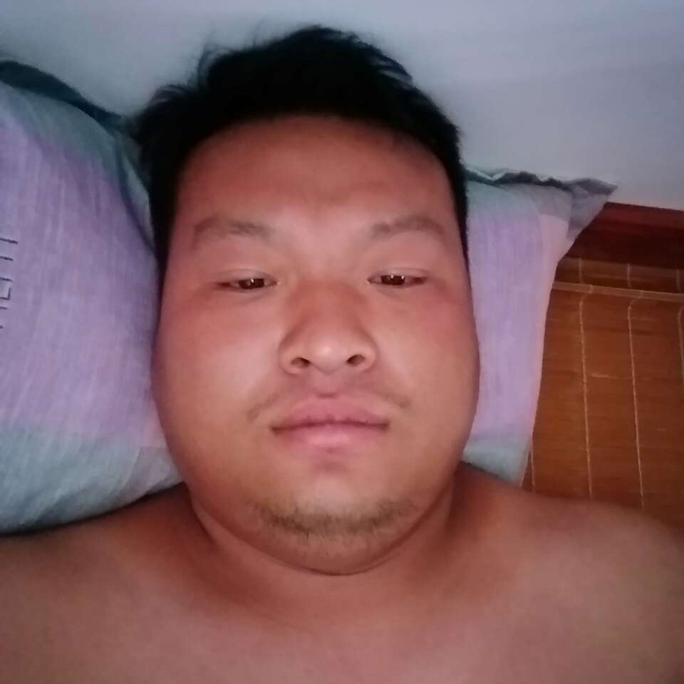 路灯那微笑的照片