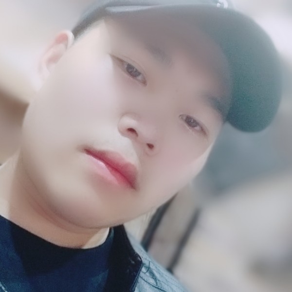 白云忧心的照片