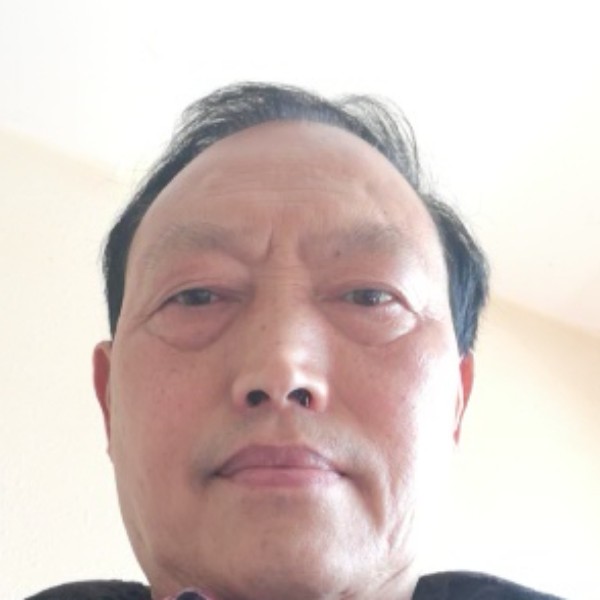 大船倾心哭泣的照片