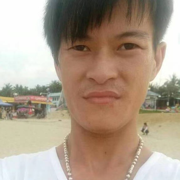 孤單回首尘宵的照片