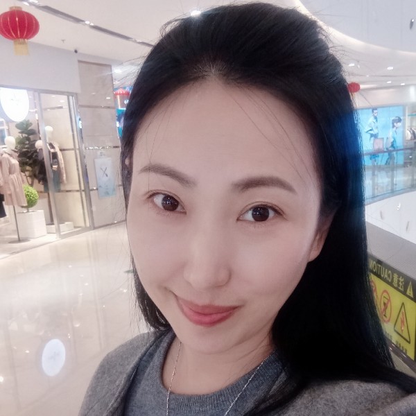 万达静静的照片
