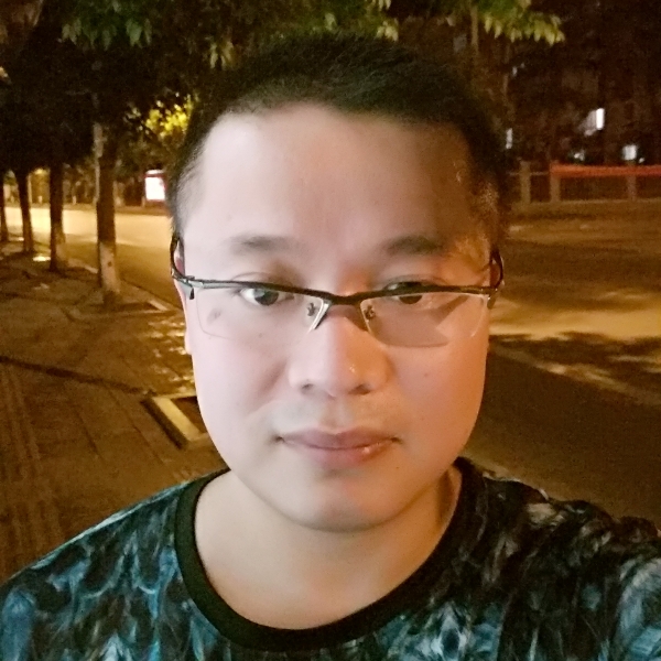 剁椒双色鱼头的照片