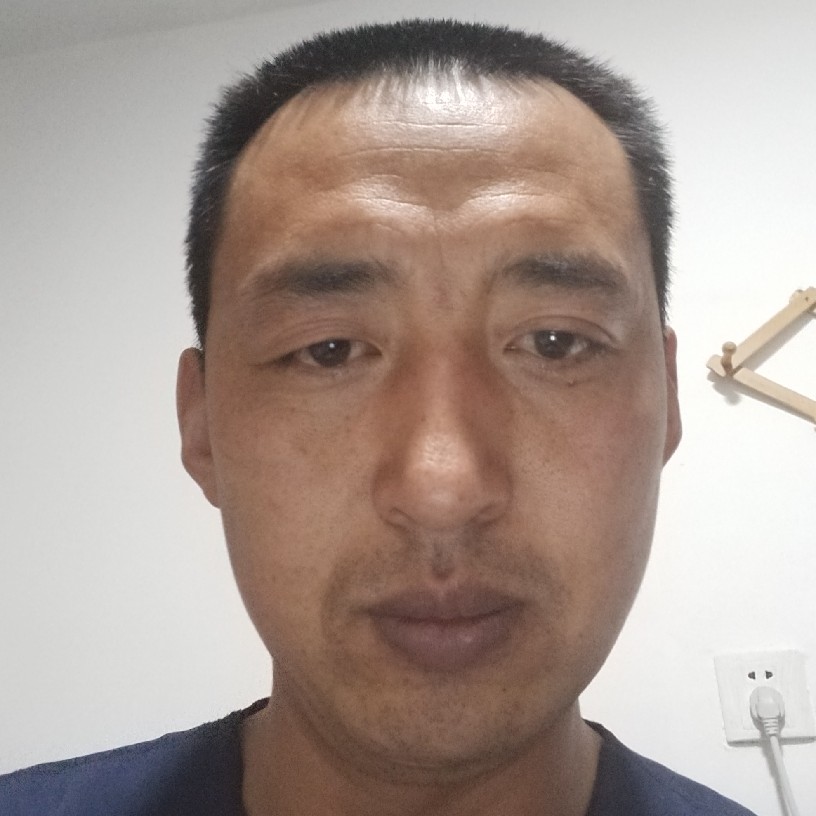 负责超短裙的照片