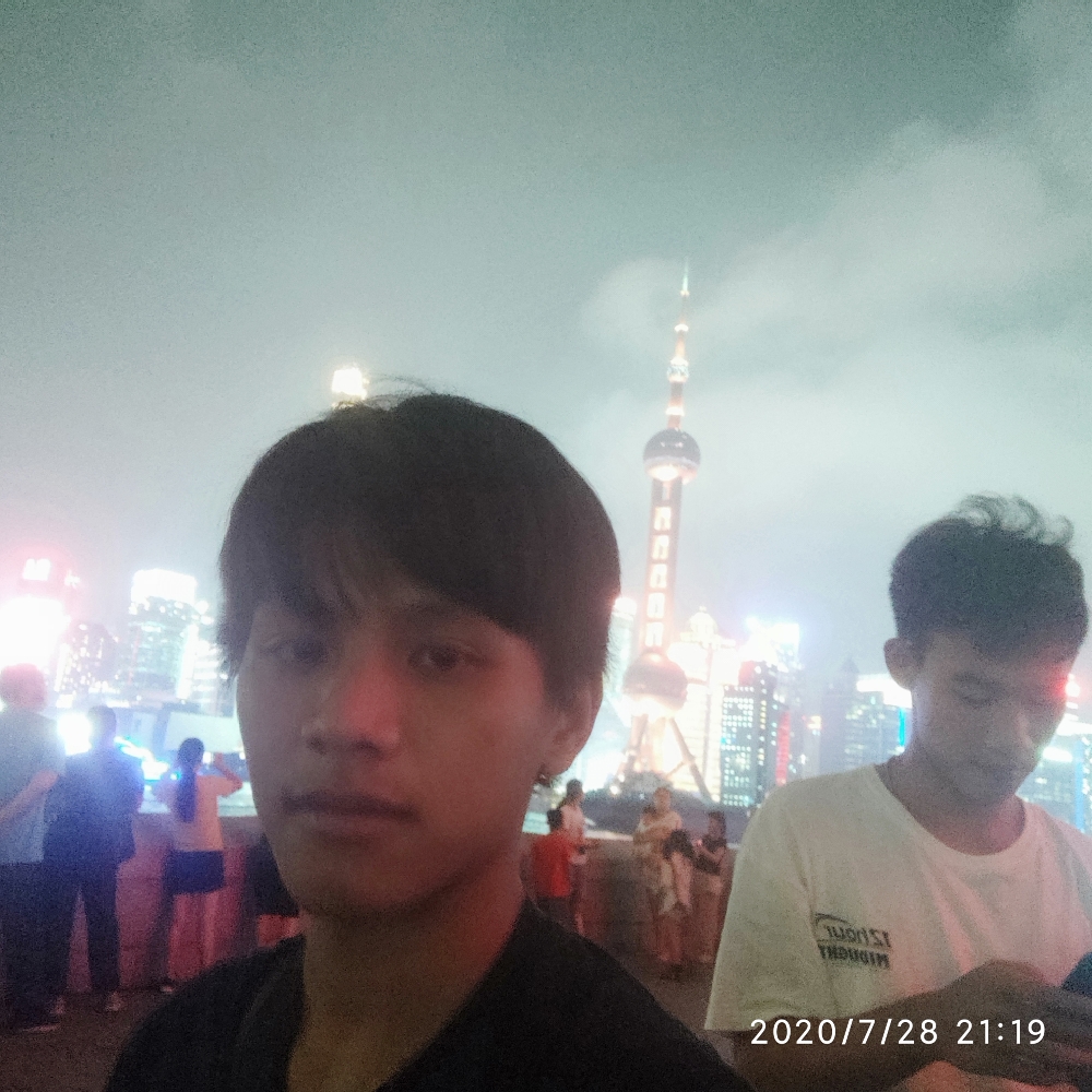小刚同学的照片