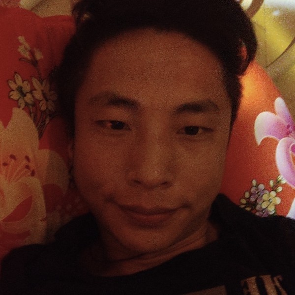 发带回眸高贵的照片