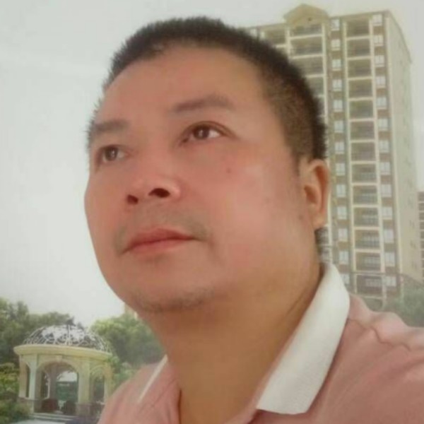 驾驭汗马自由奔浪的照片