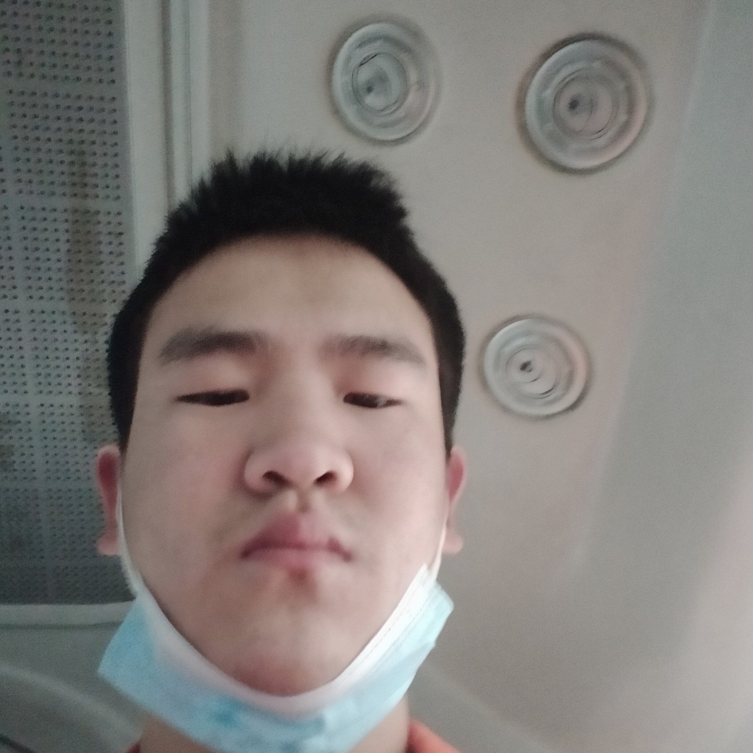 风中回眸汽车的照片
